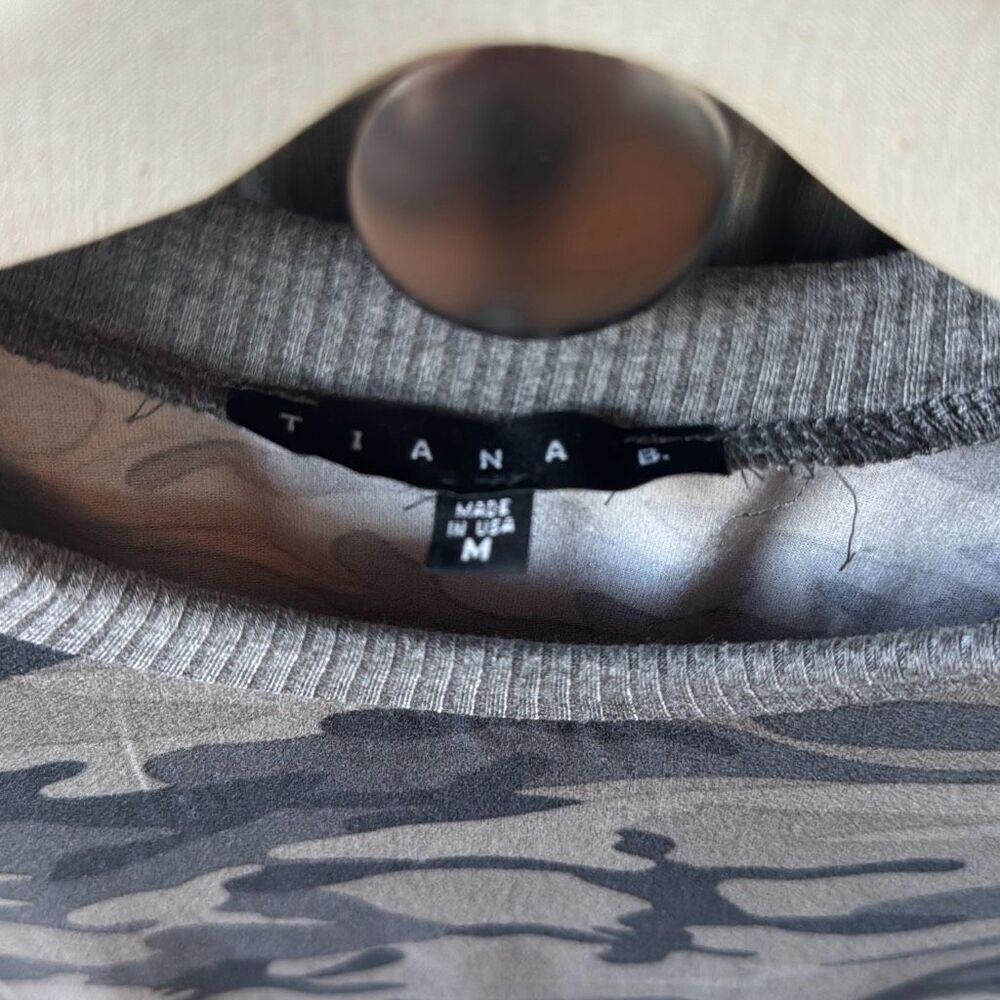 Tiana B. Camo Crew Sweatshirt size medium - Picture 3 of 7